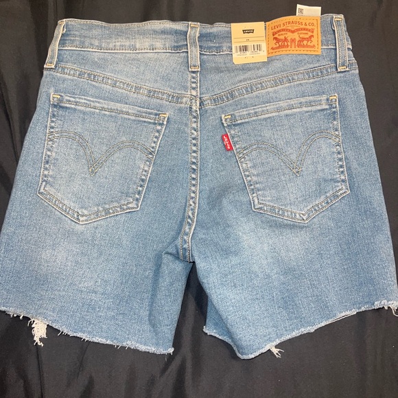 Levi's Blue Denim Mid-Rise Shorts - Picture 2 of 3